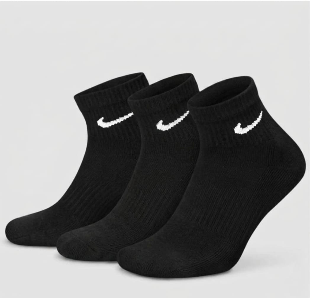 3 Black Nike Bandle